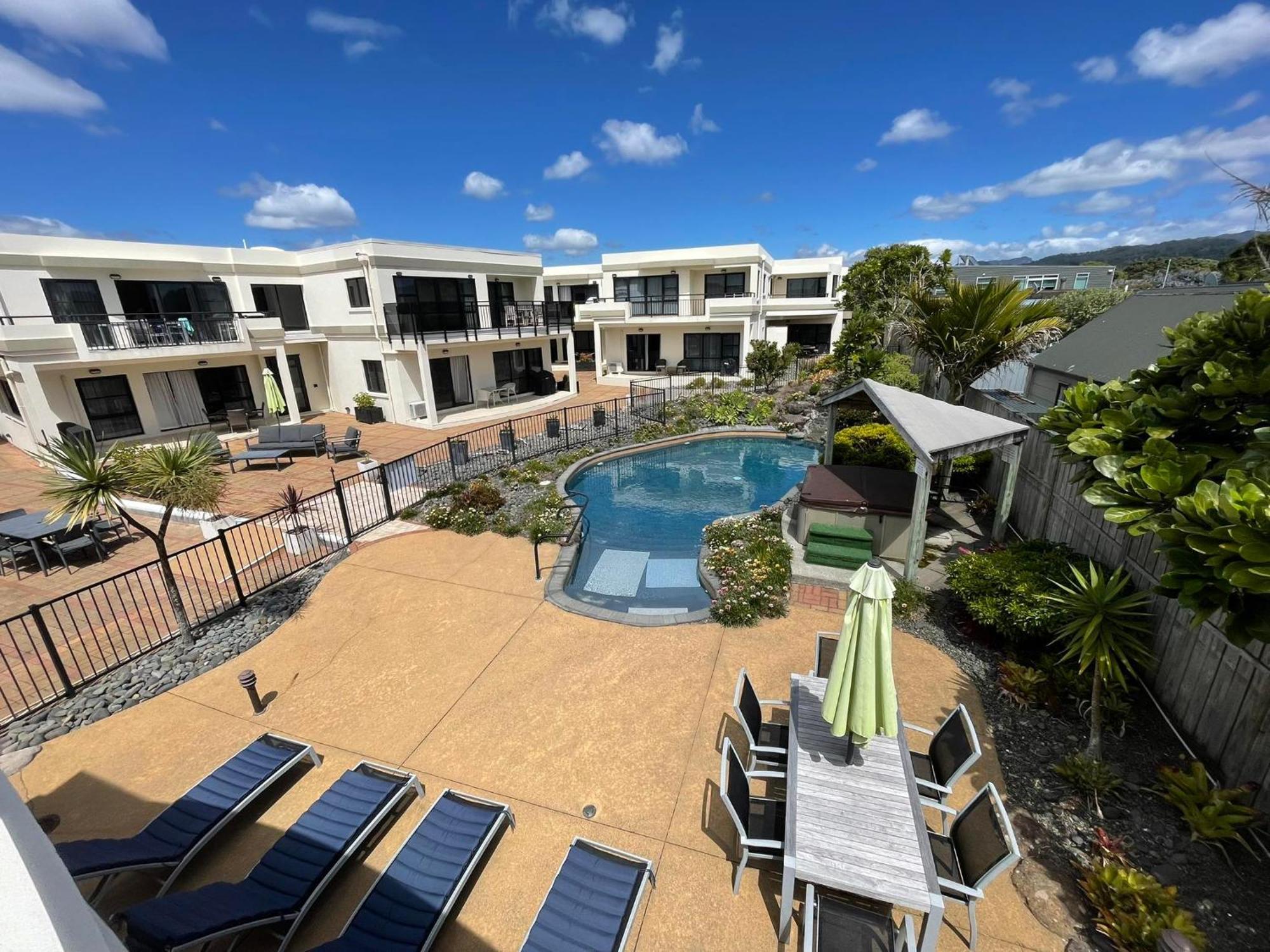 Ocean Breeze Resort Pauanui Bagian luar foto