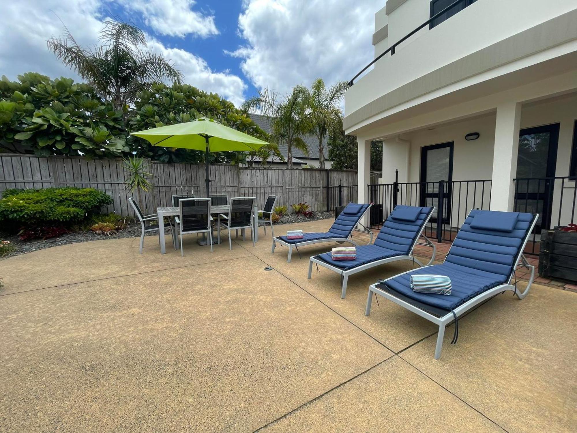 Ocean Breeze Resort Pauanui Bagian luar foto