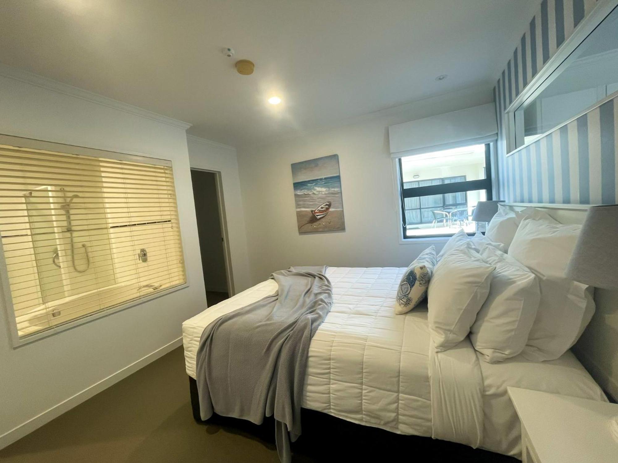 Ocean Breeze Resort Pauanui Bagian luar foto