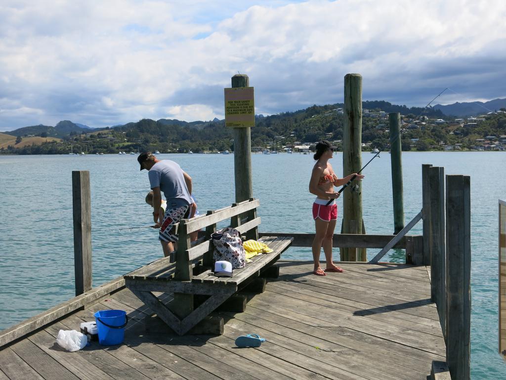 Ocean Breeze Resort Pauanui Bagian luar foto