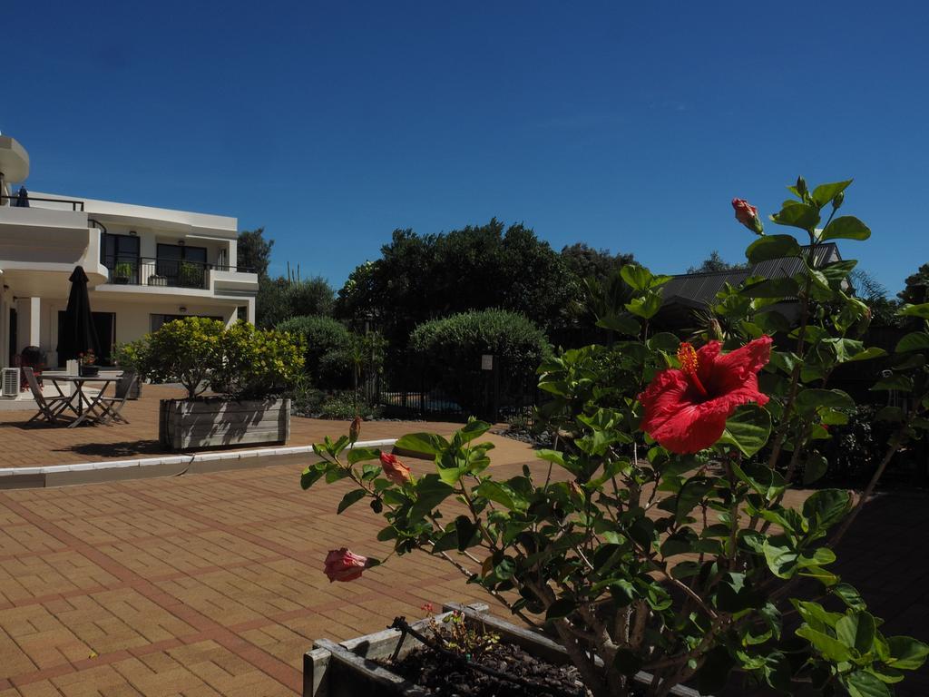 Ocean Breeze Resort Pauanui Bagian luar foto