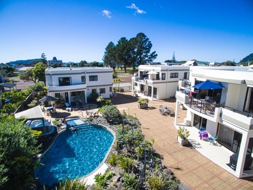 Ocean Breeze Resort Pauanui Bagian luar foto