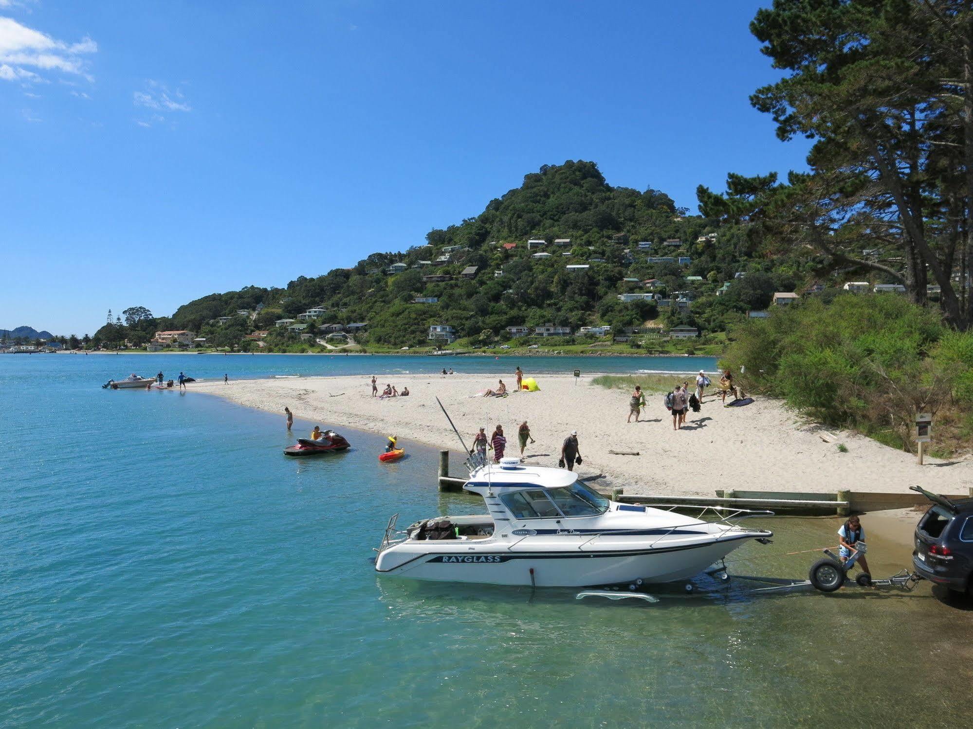Ocean Breeze Resort Pauanui Bagian luar foto