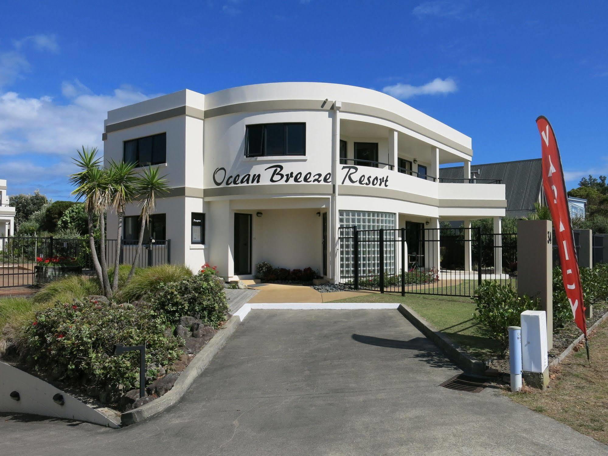 Ocean Breeze Resort Pauanui Bagian luar foto
